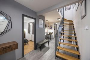 Exclusive Duplex Residence with Balcony on Elisabeth St