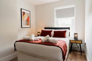 Sawley Cottage Above Rubies Canal, Cafes, Bars!