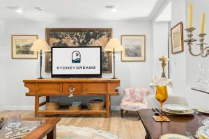 Chic Pied-à-Terre with Private Courtyard near Bondi