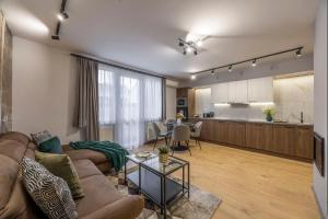 Exclusive Duplex Residence with Balcony on Elisabeth St