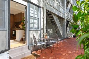 Chic Pied-à-Terre with Private Courtyard near Bondi