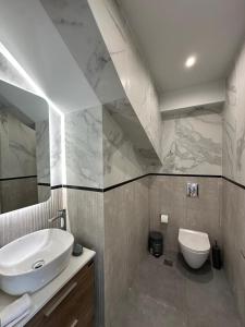 Niarchos Elegant Penthouse