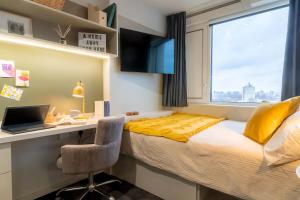 Student Only Silver Ensuite IQ Vega