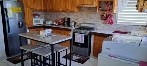 So-neez Upstairs apt