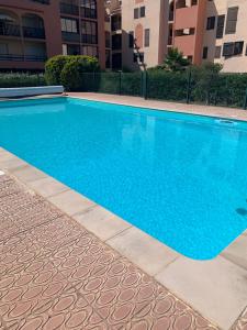 LAMOURETTE - Front de mer et piscine - Parking prive - WIFI