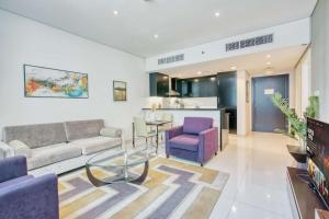 PVH - Refined 1BR in Business Bay - Cour Jardin