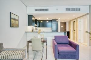 PVH - Refined 1BR in Business Bay - Cour Jardin