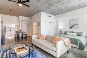 Downtown Miami Loft-Style Apartment Near Brickell & Bayside