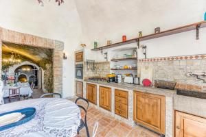 Torre Del Melograno With Heated Pool