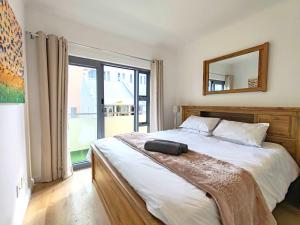 Sevyns Place Empire Apartment