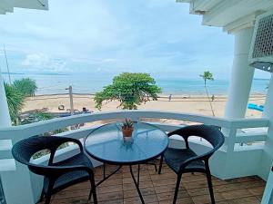 Beach front D1 Marie Guest house