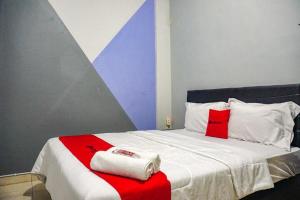 RedDoorz near Penimbangan Beach Singaraja