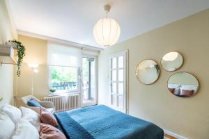 Central - Balcony - Large - Comfy