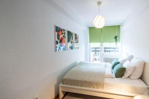 Central - Balcony - Large - Comfy