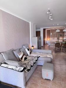 Peaceful Garden Cottage -Walking to the Beach