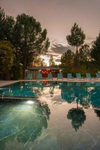 King Royal palace salkım