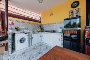 The Lavana DeBale Marcapada