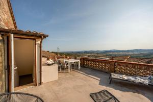 Luxury Duplex - Heart of Corciano - ItalyWeGo