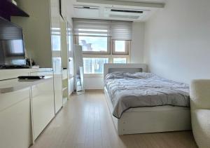 11-2 Junny house 1 minute from Shin Nonhyeon Station