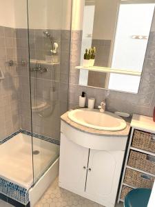 Studio Centre, 2ème ligne petite vue mer- Self Check In