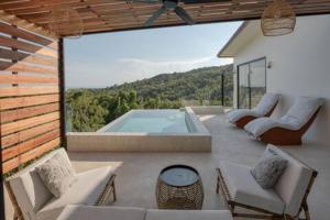New Luxury 4BR Villa with Seaview