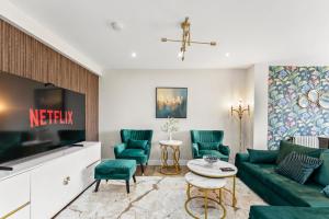 Stunning Retreat - 5-Bed House and Garden in Staines - 3hvězdičkové hotely ve městě Staines