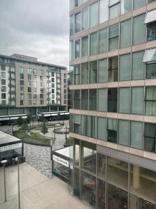Modern 1-Bedroom Apartment in The Hub, Milton Keynes - FREE PARKING