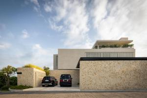 Rumah Ardjuno - 3BR Quiet Luxury Hillside Retreat with Ocean & Mountain View