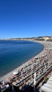 COURS SALEYA Renovated 3 Bedrooms 1 min to Beach Air Conditioning