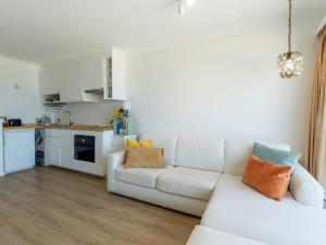 Studio Westcliff I with seaview by Interhome
