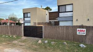 BAHIA SAN FRANCISCO, casa Gaviotas, a 80 metros del mar, Uruguay