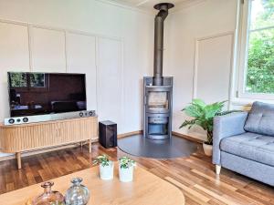 Chalet Haus am See by Interhome