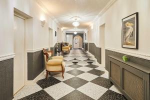 Host & Stay - Regency Mansions Apartment