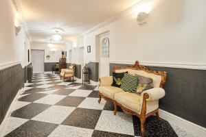 Host & Stay - Regency Mansions Apartment