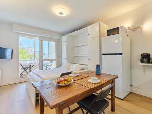 Studio Le Patio by Interhome - 3hvězdičkové hotely ve městě Courseulles-sur-Mer