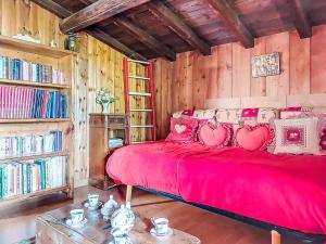 Apartment Chalet le Prarion by Interhome