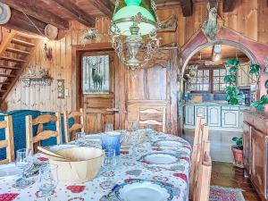 Apartment Chalet le Prarion by Interhome