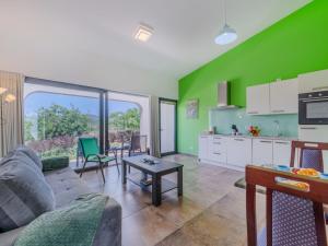 Apartment Suites Sunny Hill-1 by Interhome