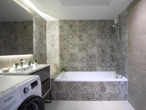 Apartment Seaside View-2 by Interhome