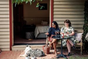 Summerlands - Country Luxe