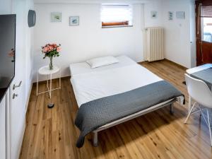 Apartment Adelsberg Inn-2 by Interhome