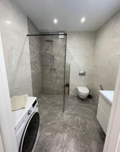 Apartment New building in center