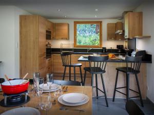 Chalet Morris - OVO Network