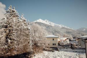 Alpenstadel mit Hallenbad und Sauna by MoniCare