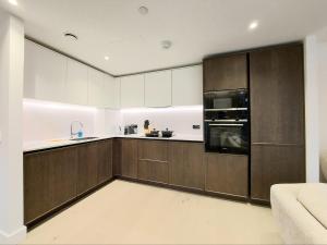 Whole 2 bed flat in Zone 1