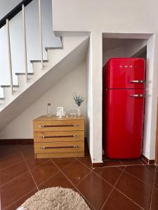 Natalies tiny house- 6 minutes from the beach!