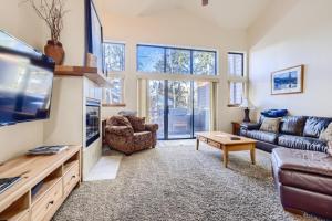 Village Point 206