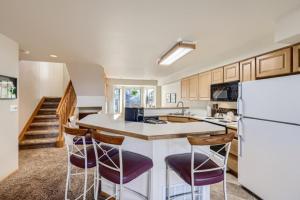 Village Point 206