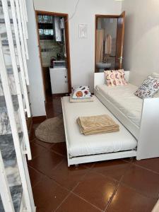 Natalies tiny house- 6 minutes from the beach!
