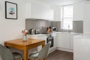 Victoria - Vincent Square by Viridian Apartments